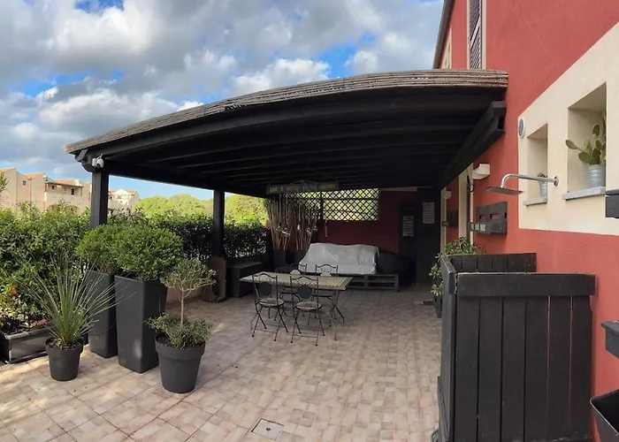 Relax In With Private Garden 2 Bedrooms Apartamento Olbia